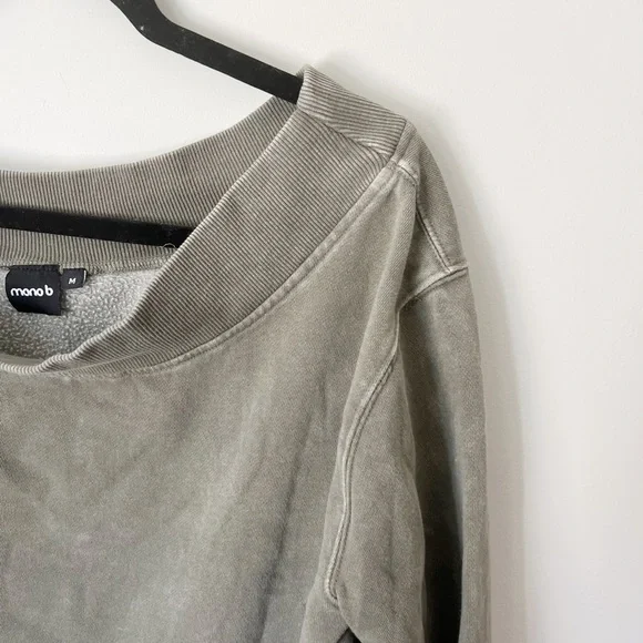 Mono B Gray Off Shoulder Faded Athleisure Sweatshirt Size Medium - Picture 9 of 10
